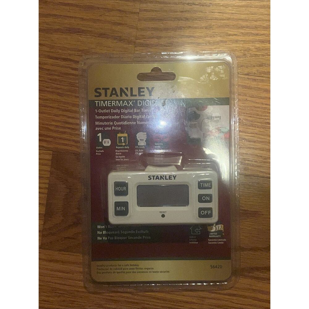 White STANLEY TimerMax Digislim Digital Display Daily/Timer Outlet Plug.